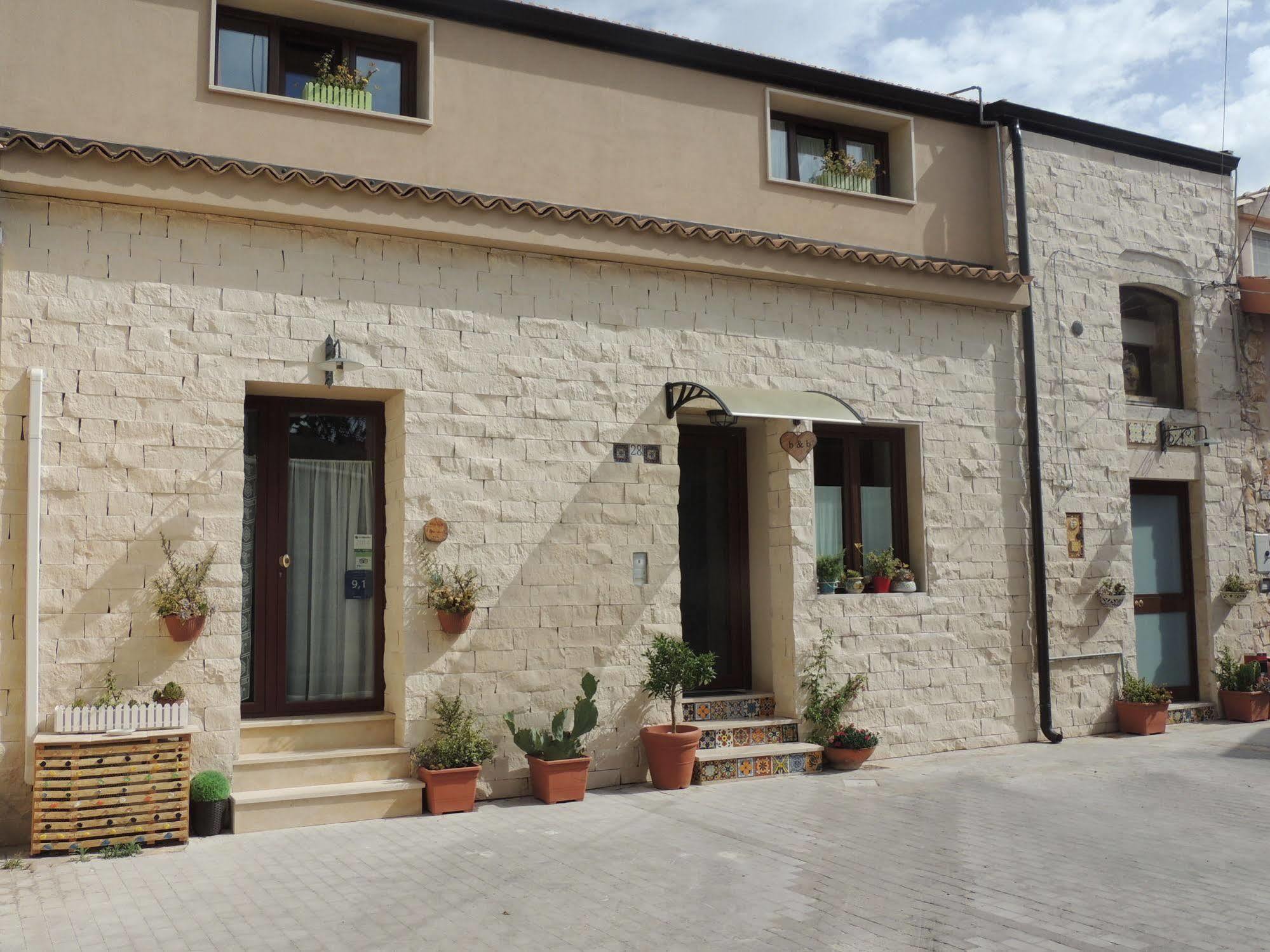 Apartament Monolocale L'Abbraccio Ragusa Zewnętrze zdjęcie